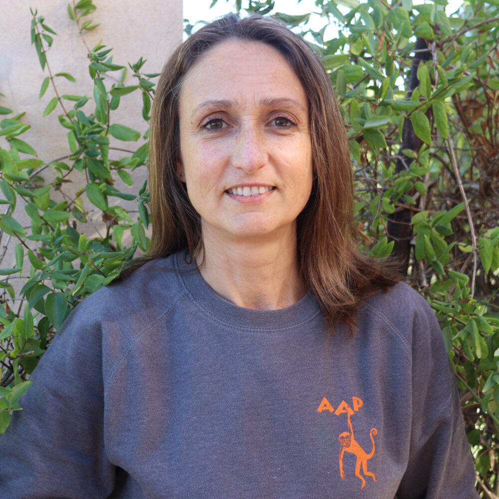 Olga Bellón responsable de primates en AAP Primadomus